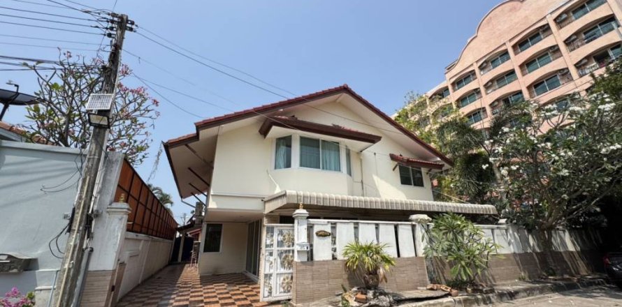 Maison à Pattaya, Thaïlande 4 chambres № 172928