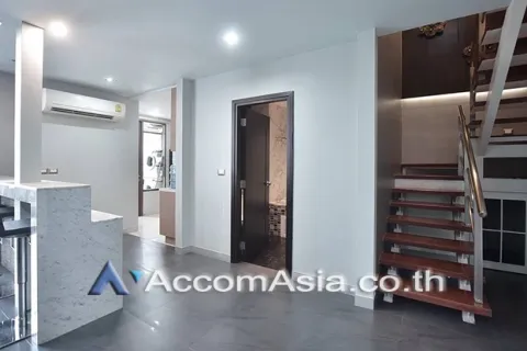 Condominio de 3 dormitorios en Khlong Toei, Bangkok, Tailandia № 215615 - foto 3