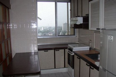 Кондоминиум с 2 спальнями в Ваттхане, Бангкок, Таиланд № 135708 - фото 4