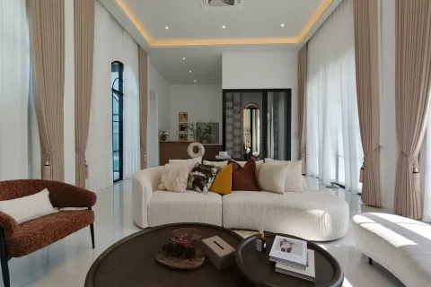 Casa de 5 dormitorios en Pattaya, Tailandia № 212170 - foto 18