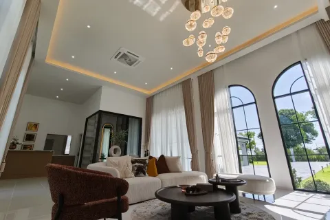 Casa de 5 dormitorios en Pattaya, Tailandia № 212170 - foto 16