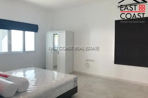 Casa de 4 dormitorios en Pattaya, Tailandia № 212166 - foto 8