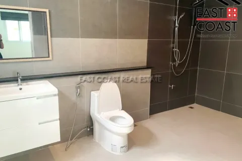 Casa de 4 dormitorios en Pattaya, Tailandia № 212166 - foto 9