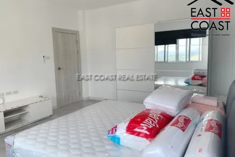 Casa de 4 dormitorios en Pattaya, Tailandia № 212166 - foto 18