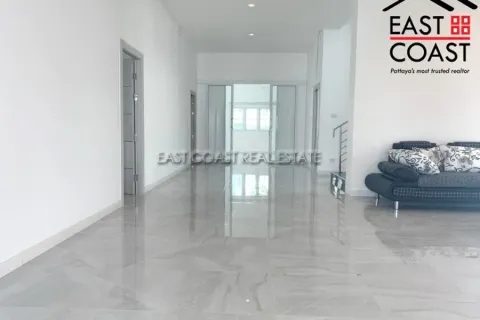 Casa de 4 dormitorios en Pattaya, Tailandia № 212166 - foto 5