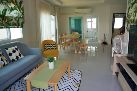 House in Hang Dong, Thailand 4 bedrooms № 173337 - photo 2