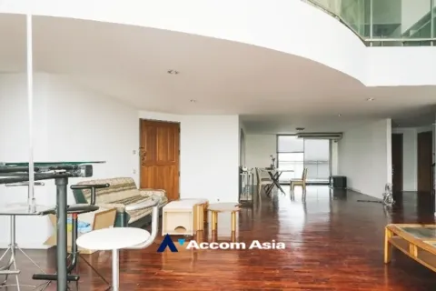 Duplex in Bang Na, Bangkok, Thailand 5 bedrooms № 217251