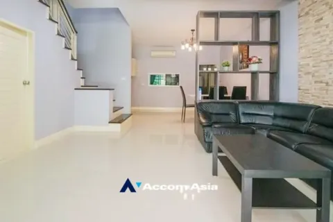 Townhouse à Suan Luang, Bangkok, Thaïlande 3 chambres № 217254
