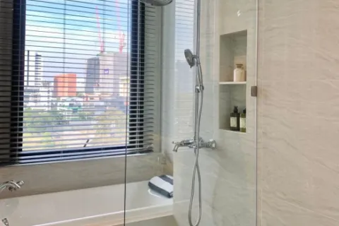 Condo à Pathum Wan, Bangkok, Thaïlande, 3 chambres  № 215239 - photo 8