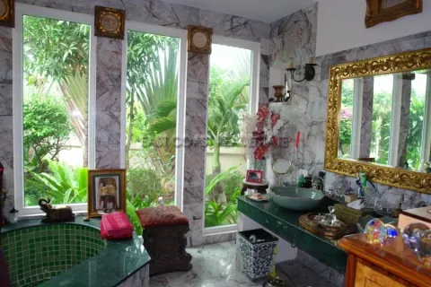 Casa de 3 dormitorios en Pattaya, Tailandia № 213950 - foto 23