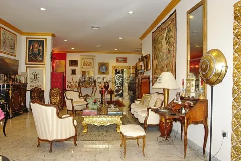 Casa de 3 dormitorios en Pattaya, Tailandia № 213950 - foto 12