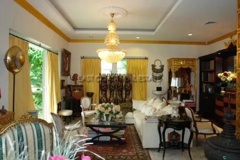 Casa de 3 dormitorios en Pattaya, Tailandia № 213950 - foto 11