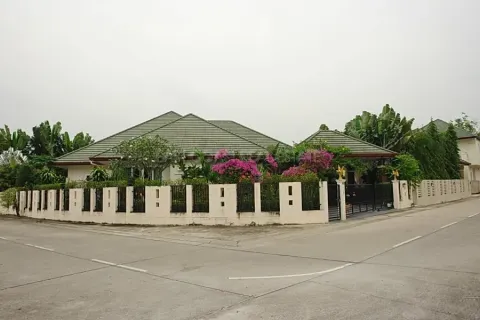 Casa de 3 dormitorios en Pattaya, Tailandia № 213950 - foto 27