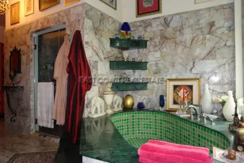 Casa de 3 dormitorios en Pattaya, Tailandia № 213950 - foto 17