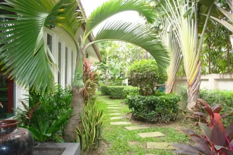 Casa de 3 dormitorios en Pattaya, Tailandia № 213950 - foto 28