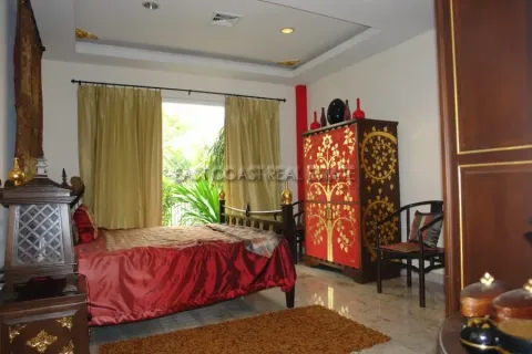 Casa de 3 dormitorios en Pattaya, Tailandia № 213950 - foto 9