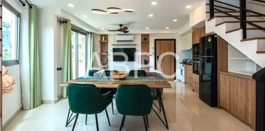 Condominio de 2 dormitorios en Jomtien Beach, Pattaya, Tailandia № 211697