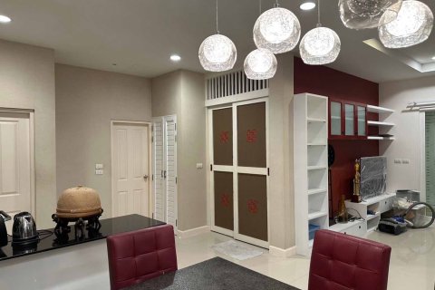 House in Bang Kruai, Thailand 4 bedrooms № 159261 - photo 4
