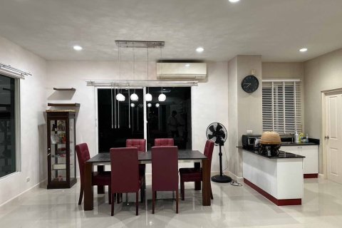 House in Bang Kruai, Thailand 4 bedrooms № 159261 - photo 5