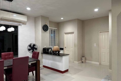 House in Bang Kruai, Thailand 4 bedrooms № 159261 - photo 6