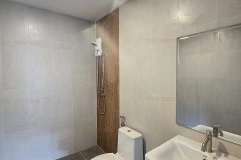 House in Pathum Thani, Thailand 4 bedrooms № 159267 - photo 9