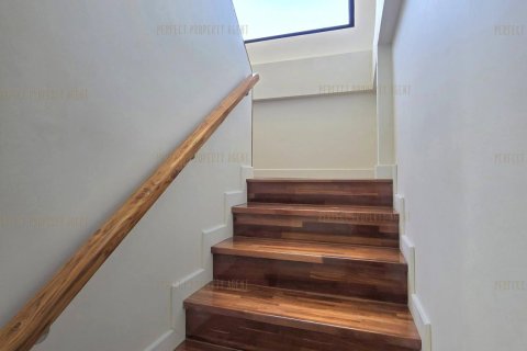 House in Pathum Thani, Thailand 4 bedrooms № 159267 - photo 5