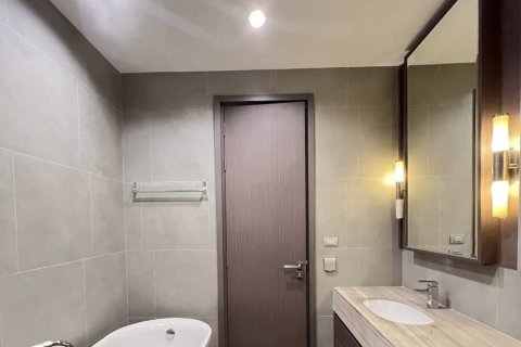 Condo in Bang Rak, Bangkok, Thailand, 2 bedrooms  № 169510 - photo 6