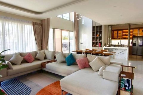 Дом в Паттайе, Таиланд с 4 спальнями  № 156788 - фото 3