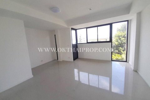 Townhouse in Nonthaburi, Thailand 3 bedrooms № 156686 - photo 12