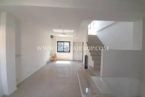 Townhouse in Nonthaburi, Thailand 3 bedrooms № 156686 - photo 9