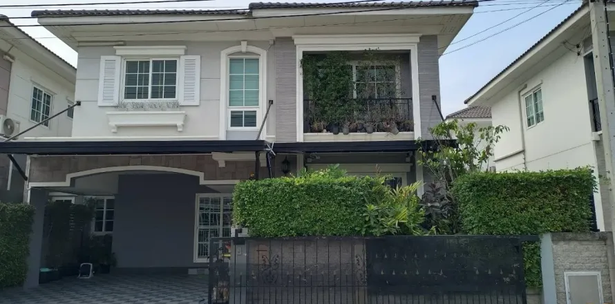 Maison à Pak Kret, Thaïlande 4 chambres № 156684