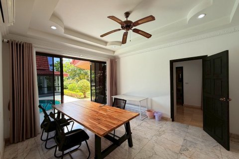 House in Pattaya, Thailand 5 bedrooms № 156683 - photo 16
