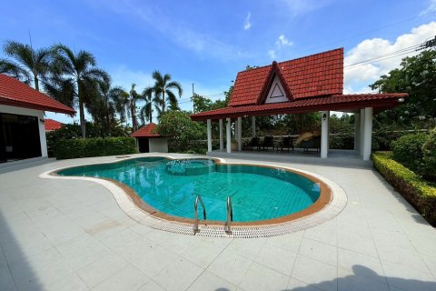 House in Pattaya, Thailand 5 bedrooms № 156683 - photo 22