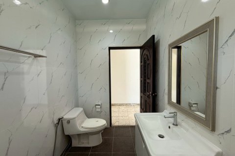 House in Pattaya, Thailand 5 bedrooms № 156683 - photo 15