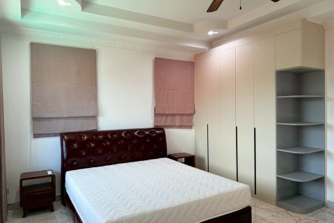 House in Pattaya, Thailand 5 bedrooms № 156683 - photo 8
