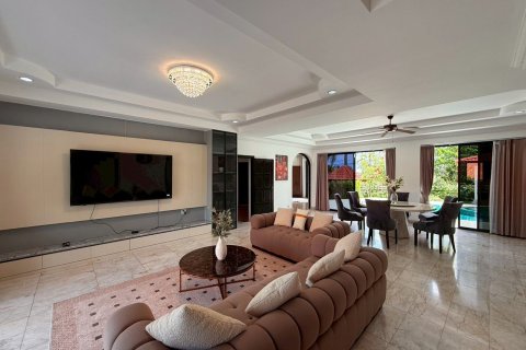 House in Pattaya, Thailand 5 bedrooms № 156683 - photo 4