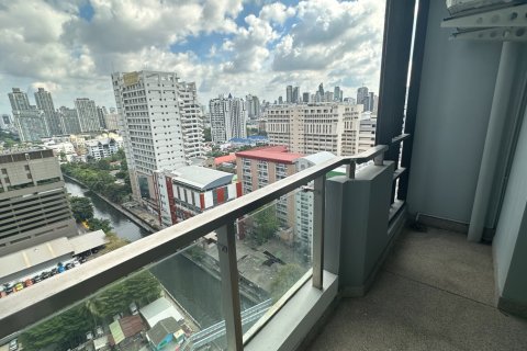 Condo in Huai Khwang, Bangkok, Thailand, 2 bedrooms № 200895 - photo 4