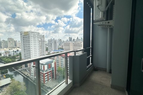 Condo in Huai Khwang, Bangkok, Thailand, 2 bedrooms № 200895 - photo 3