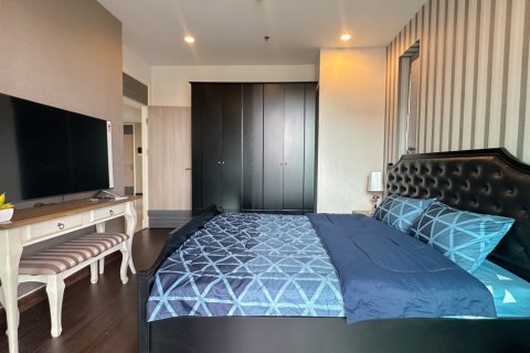 Condo in Huai Khwang, Bangkok, Thailand, 2 bedrooms № 200895 - photo 15