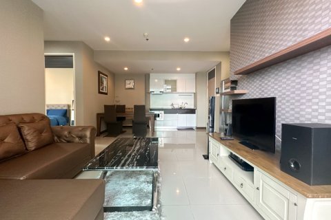 Condo in Huai Khwang, Bangkok, Thailand, 2 bedrooms № 200895 - photo 10