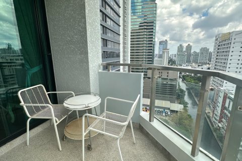Condo in Huai Khwang, Bangkok, Thailand, 2 bedrooms № 200895 - photo 2