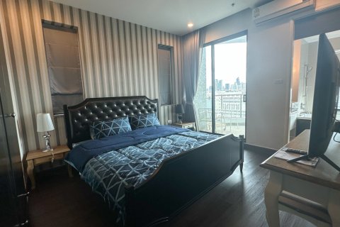 Condo in Huai Khwang, Bangkok, Thailand, 2 bedrooms № 200895 - photo 14