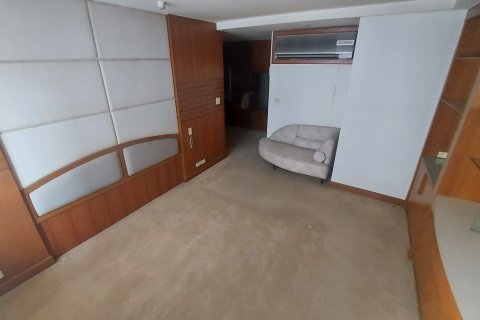 Condo in Khlong Toei, Bangkok, Thailand, 3 bedrooms № 200893 - photo 14