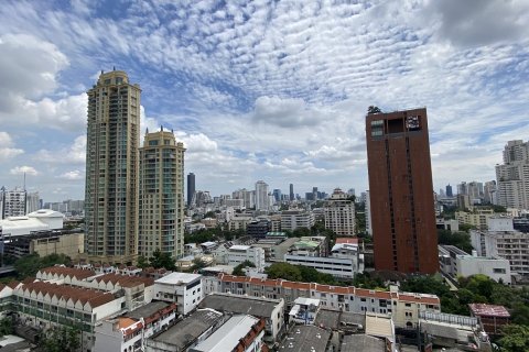 Condo in Watthana, Bangkok, Thailand, 3 bedrooms № 200892 - photo 2