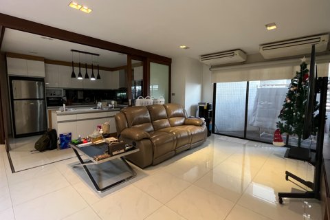 คอนโดมิเนียมในวัฒนา, กรุงเทพฯ, ประเทศไทย, 3 ห้องนอน № 200896 - รูปถ่าย 2