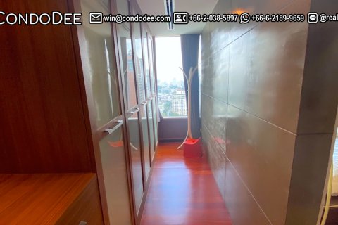 Condo in Watthana, Bangkok, Thailand, 3 bedrooms № 200891 - photo 2