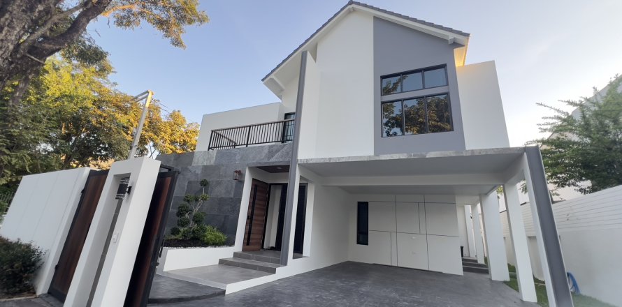 Villa in Hang Dong, Thailand 4 bedrooms № 154041