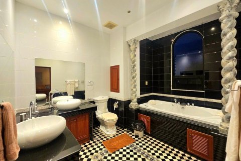 Вилла в Хуа Хине, Таиланд с 4 спальнями  № 154044 - фото 17