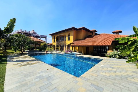 Вилла в Хуа Хине, Таиланд с 4 спальнями  № 154044 - фото 1