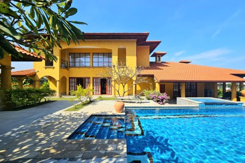 Вилла в Хуа Хине, Таиланд с 4 спальнями  № 154044 - фото 2